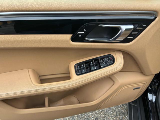 PORSCHE Macan usata, con Specchietti laterali elettrici