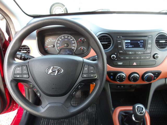 HYUNDAI i10 usata 9