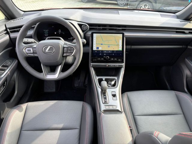 LEXUS LBX usata, con ESP