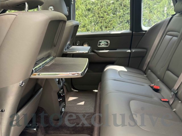 ROLLS-ROYCE Cullinan usata, con Bracciolo