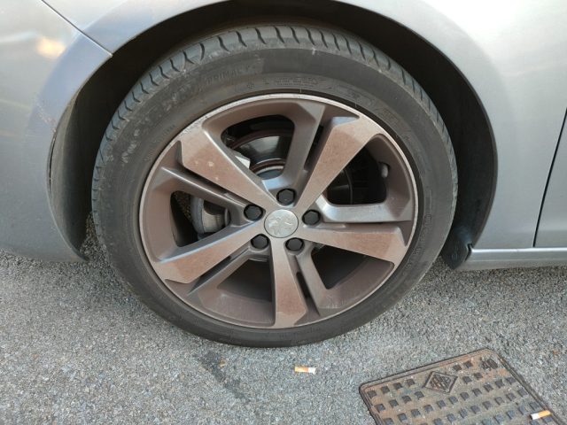 PEUGEOT 308 usata, con Airbag testa