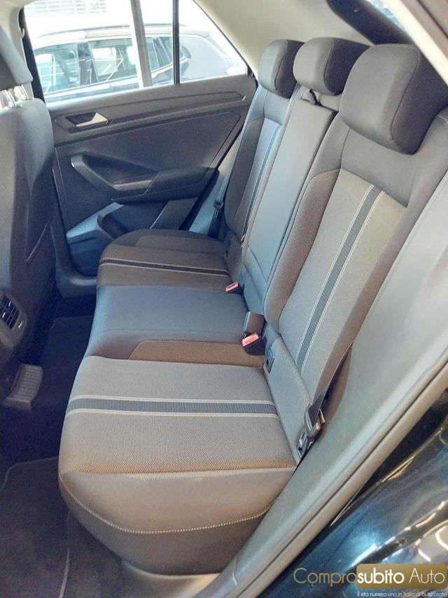VOLKSWAGEN T-Roc usata, con Sedile posteriore sdoppiato