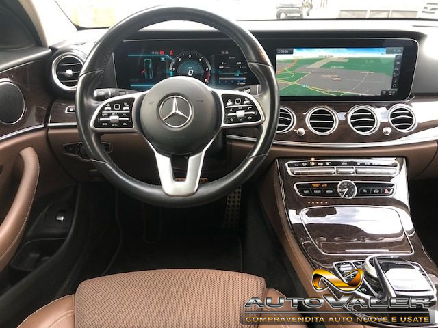 MERCEDES-BENZ E 200 usata, con Climatizzatore