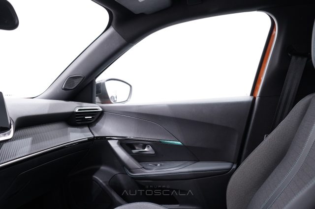 PEUGEOT 2008 usata, con Sistema di navigazione