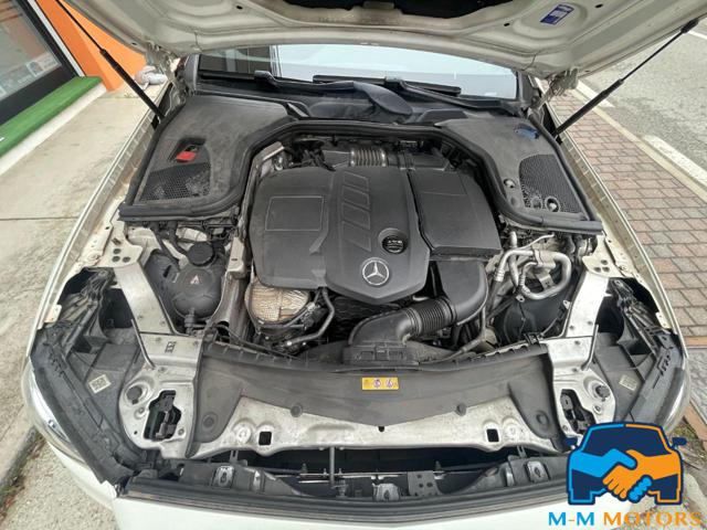 MERCEDES-BENZ E 220 usata, con Sensori di parcheggio anteriori