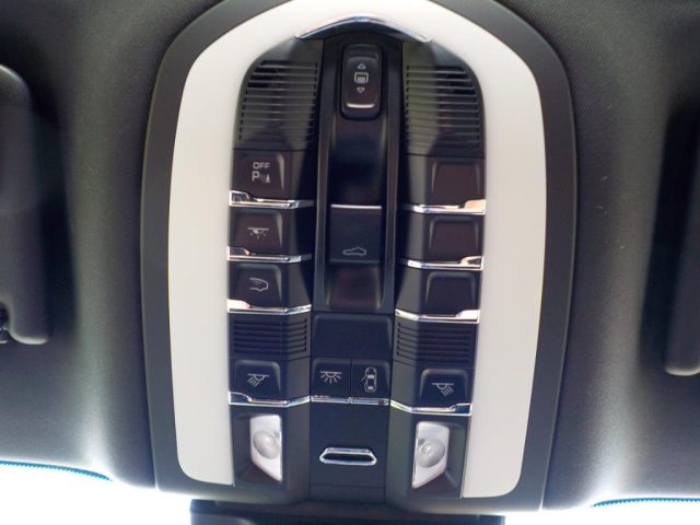 PORSCHE Macan usata, con Sensori di parcheggio posteriori