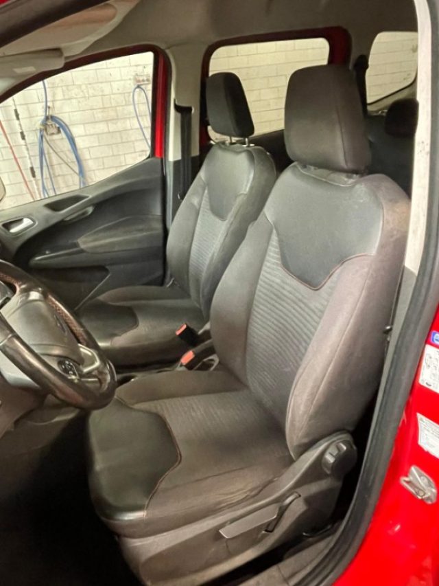 FORD Tourneo Courier usata, con ESP