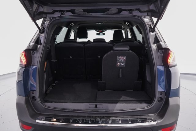 PEUGEOT 5008 usata, con Head-up display