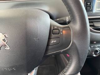 PEUGEOT 2008 usata, con Sensori di parcheggio posteriori