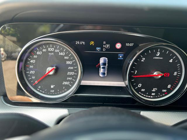 MERCEDES-BENZ E 200 usata 24