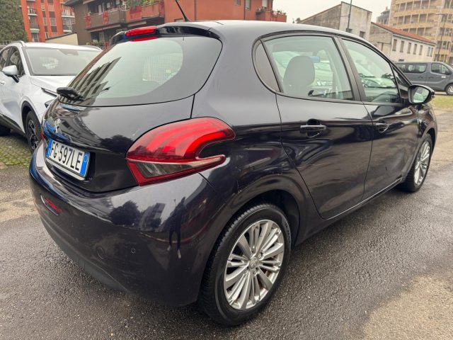 PEUGEOT 208 usata, con Alzacristalli elettrici