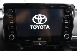 TOYOTA Yaris usata, con Luci diurne