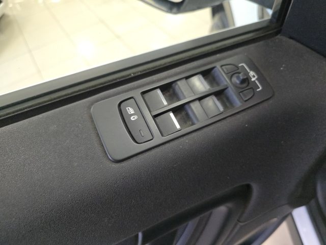 LAND ROVER Discovery Sport usata, con Sedile posteriore sdoppiato