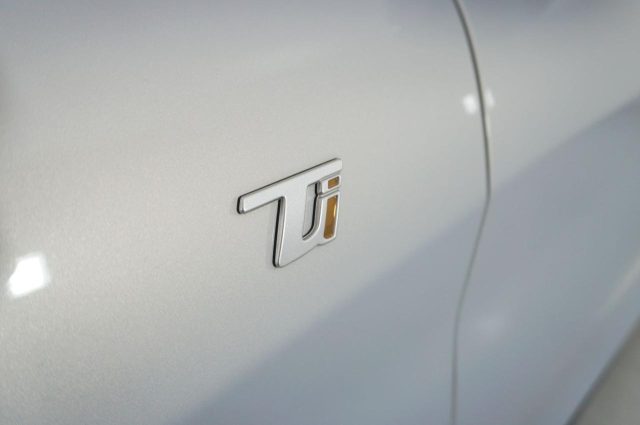 ALFA ROMEO Stelvio usata, con Autoradio digitale