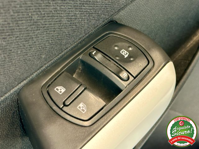 OPEL Corsa usata, con Lettore CD