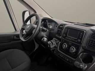 PEUGEOT Boxer usata, con Park Distance Control