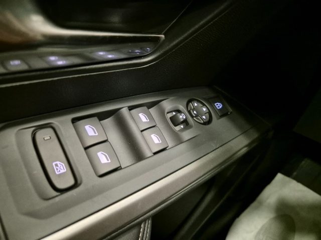 PEUGEOT 5008 usata, con Specchietti laterali elettrici