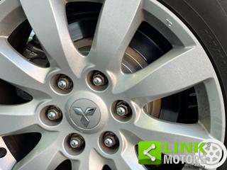 MITSUBISHI Pajero usata, con Luci diurne