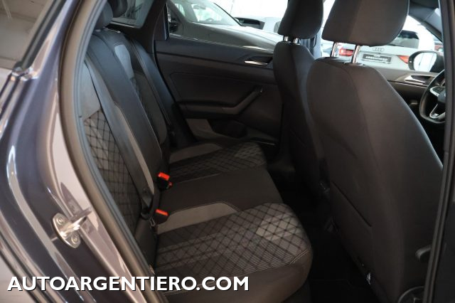 VOLKSWAGEN Taigo usata, con Luci diurne LED