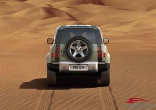 LAND ROVER Defender usata 2