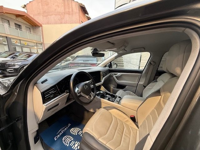 VOLKSWAGEN Touareg usata, con Climatizzatore