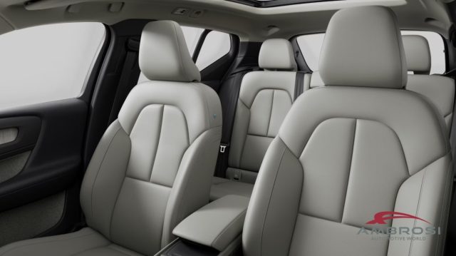 VOLVO XC40 usata 11