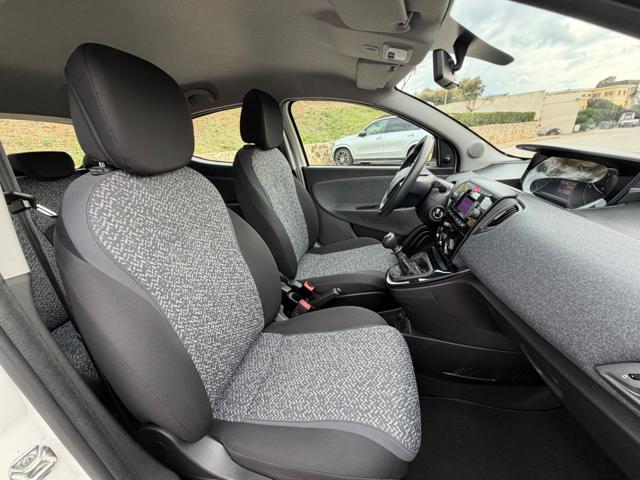 LANCIA Ypsilon usata, con MP3