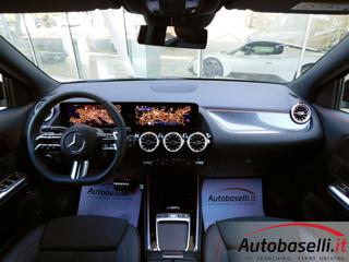 MERCEDES-BENZ GLA 180 usata, con Autoradio digitale