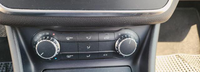 MERCEDES-BENZ GLA 180 usata, con Autoradio digitale