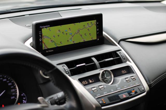 LEXUS NX 300h usata, con Climatizzatore