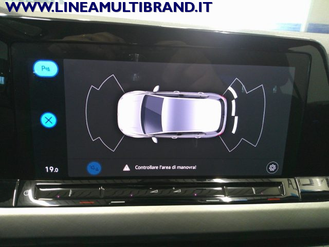 VOLKSWAGEN Golf usata, con Touch screen