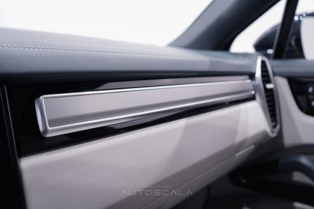 PORSCHE Cayenne usata, con Sensore di luce