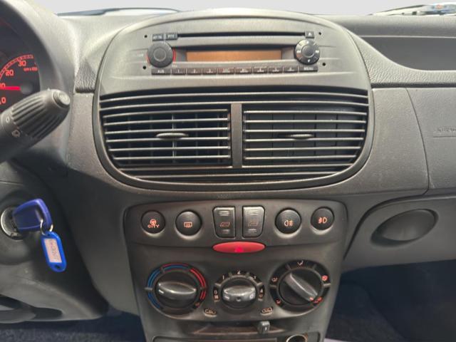 FIAT Punto usata 14