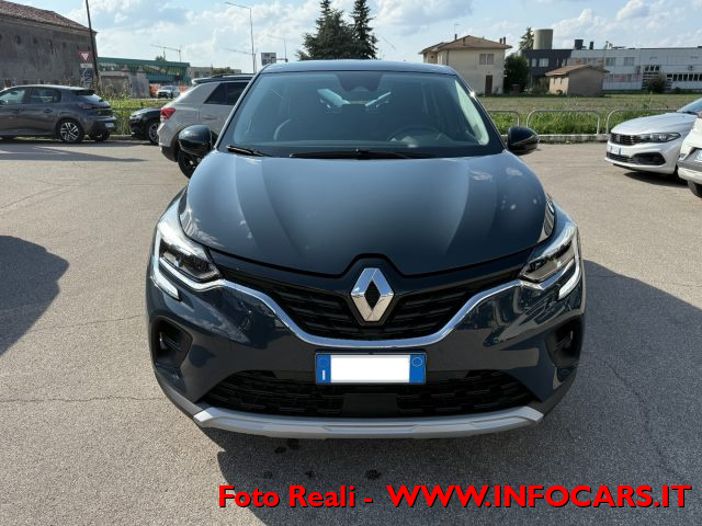 RENAULT Captur usata, con USB