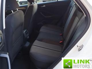 VOLKSWAGEN T-Roc usata, con Sedile posteriore sdoppiato