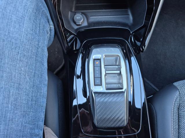 PEUGEOT 2008 usata, con Controllo automatico clima