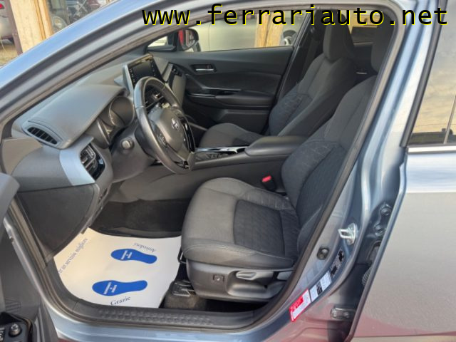 TOYOTA C-HR usata, con Autoradio