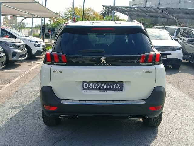 PEUGEOT 5008 usata, con Fari LED