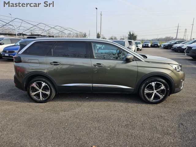 PEUGEOT 5008 usata, con Autoradio