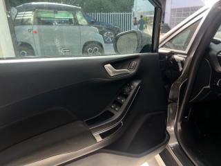 FORD Fiesta usata, con Sensori di parcheggio posteriori