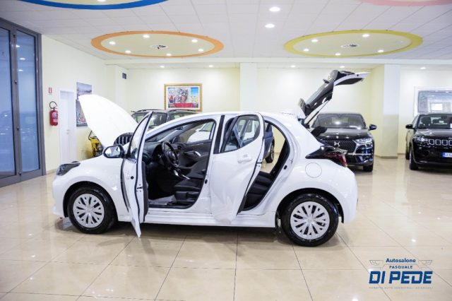 TOYOTA Yaris usata, con Volante in pelle