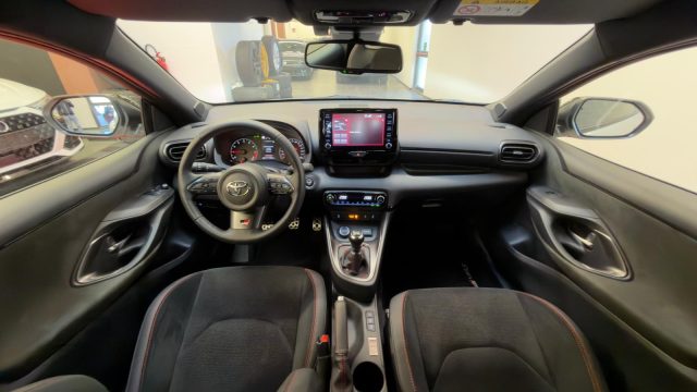 TOYOTA Yaris usata, con Controllo automatico clima