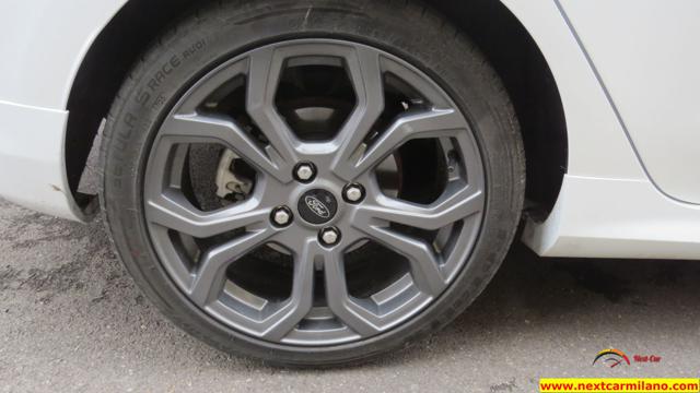 FORD Fiesta usata, con Sensori di parcheggio posteriori