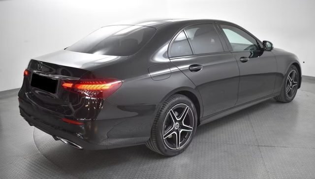 MERCEDES-BENZ E 220 usata, con Boardcomputer