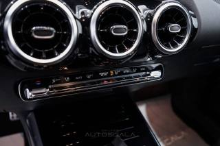 MERCEDES-BENZ GLA 200 usata, con Autoradio digitale