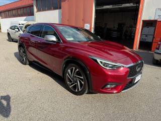 INFINITI Q30 usata, con Airbag laterali