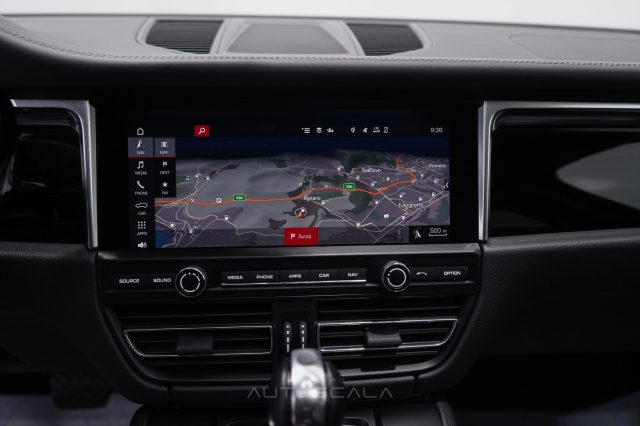 PORSCHE Macan usata, con Fari LED
