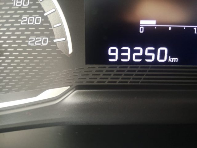 PEUGEOT 2008 usata, con Touch screen