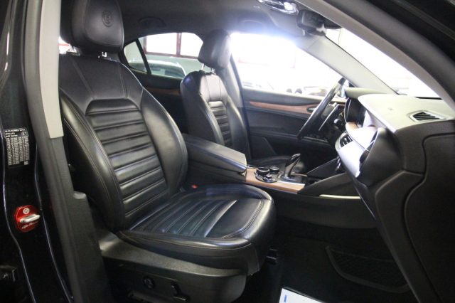 ALFA ROMEO Stelvio usata, con Interni in pelle