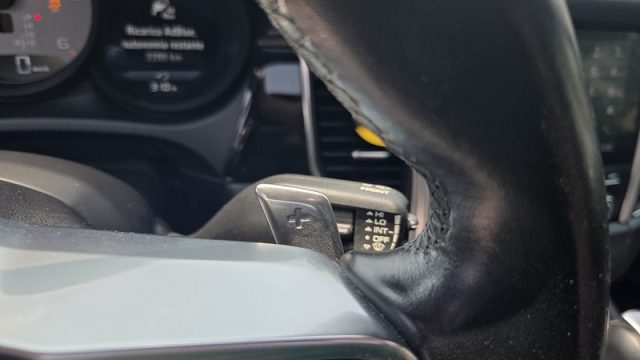 PORSCHE Macan usata, con Volante in pelle